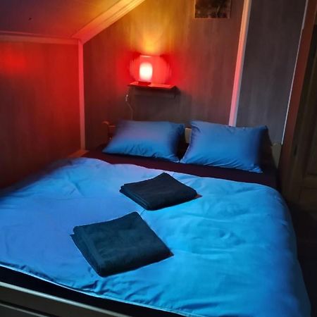Hostel Suzzzy Novska Buitenkant foto