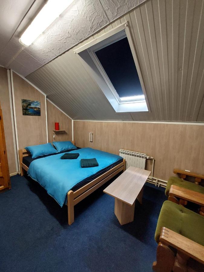 Hostel Suzzzy Novska Buitenkant foto