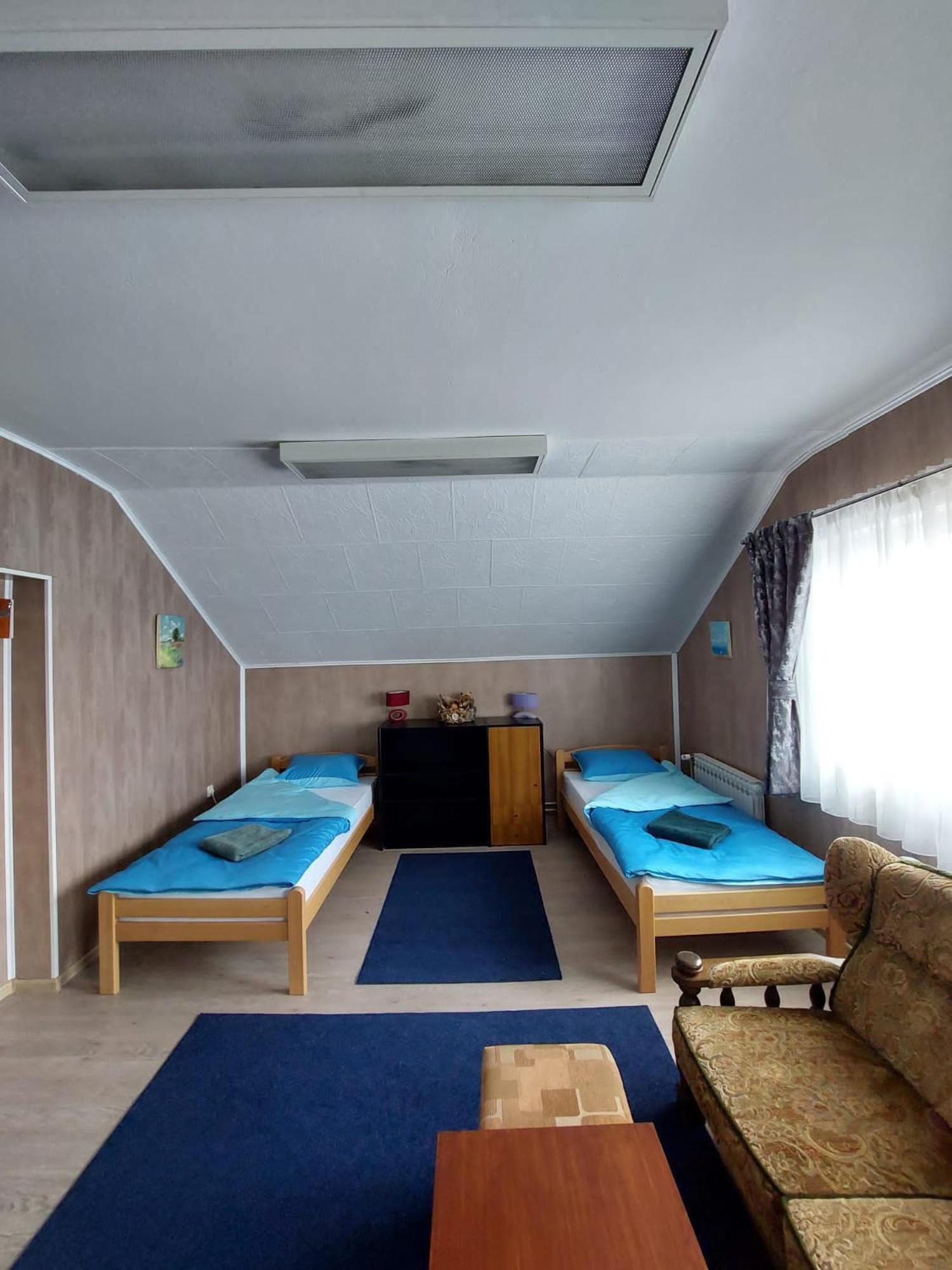 Hostel Suzzzy Novska Buitenkant foto
