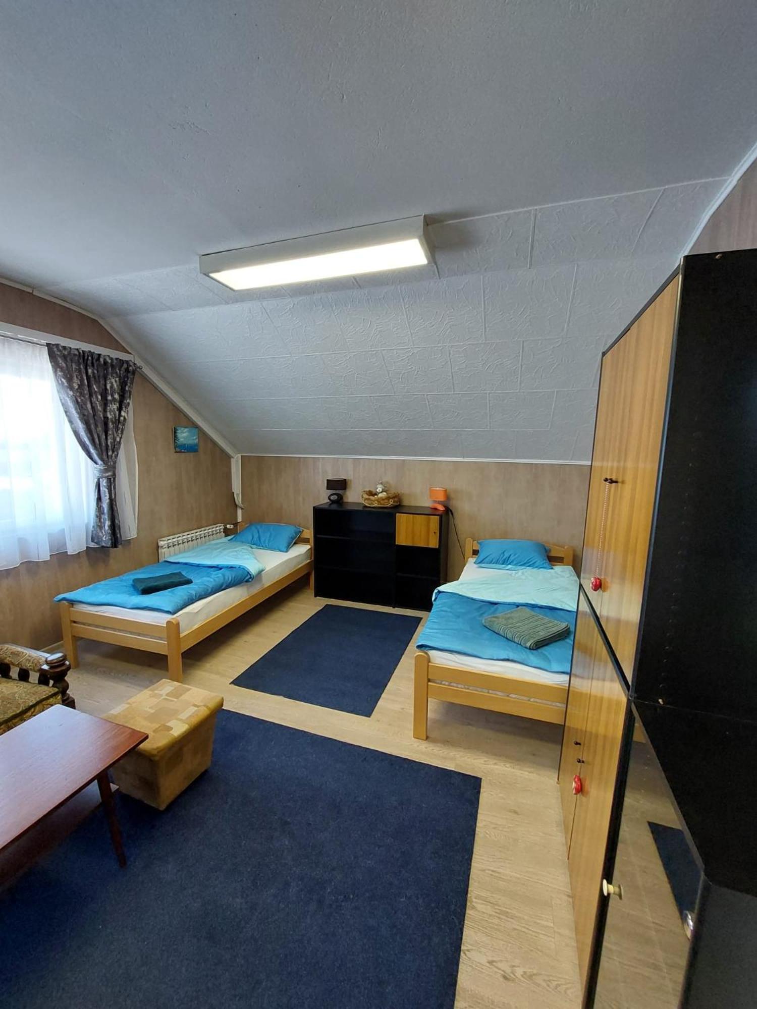 Hostel Suzzzy Novska Buitenkant foto