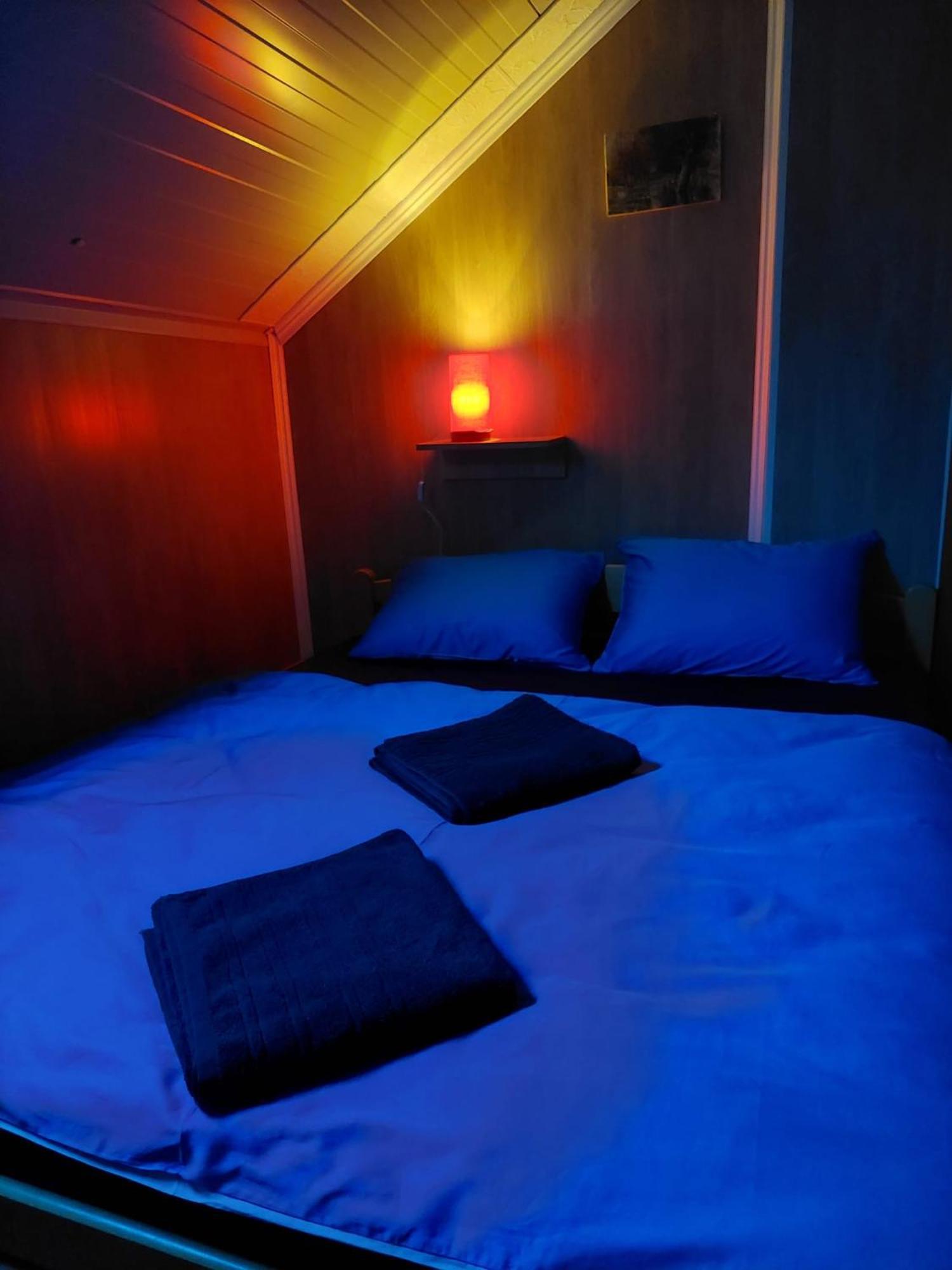 Hostel Suzzzy Novska Buitenkant foto