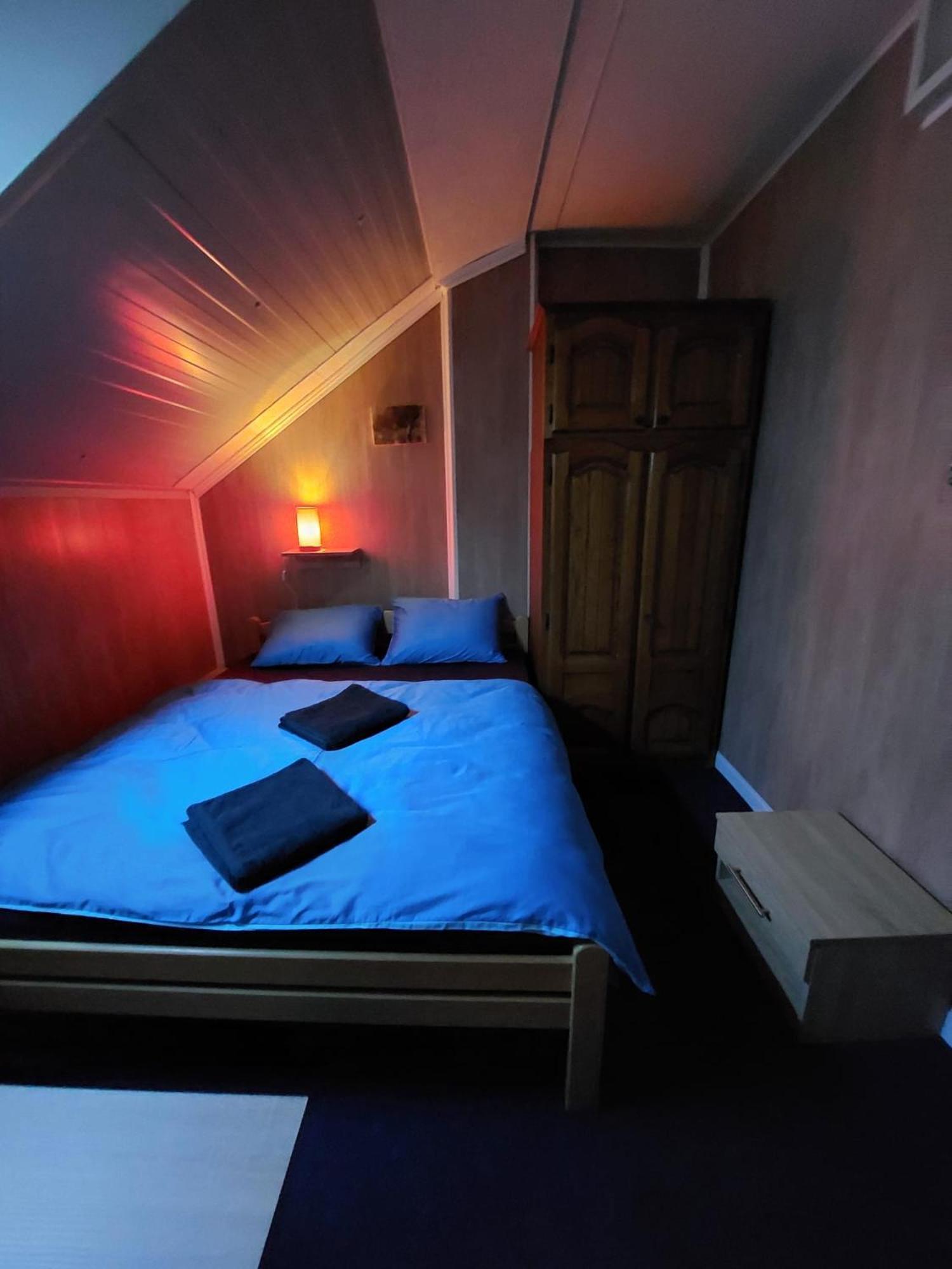 Hostel Suzzzy Novska Buitenkant foto